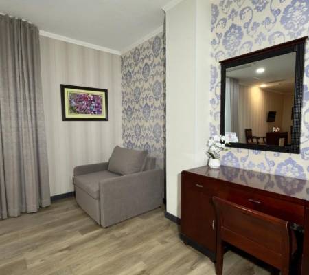 Deluxe Suite