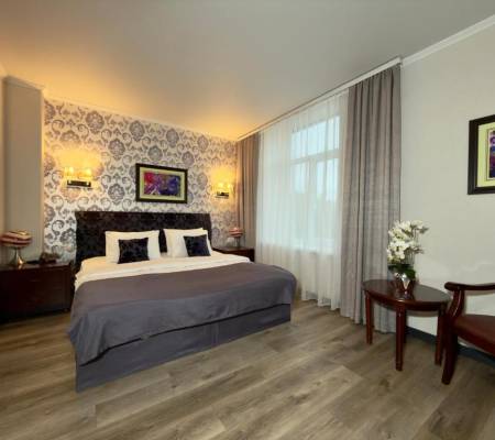Deluxe Suite